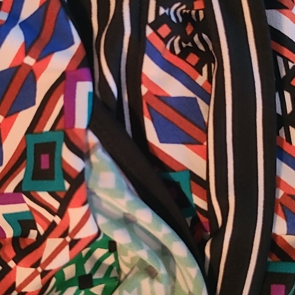 Calvin Klein bodycon multi-coloured wrapover dress, size 6 - Picture 6 of 6